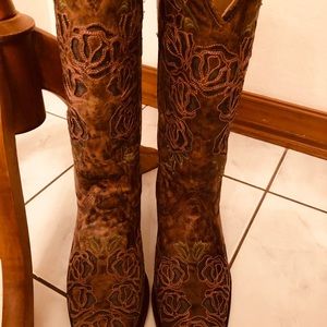 Corral 8.5 brushed brown-blue jean rose inlay.